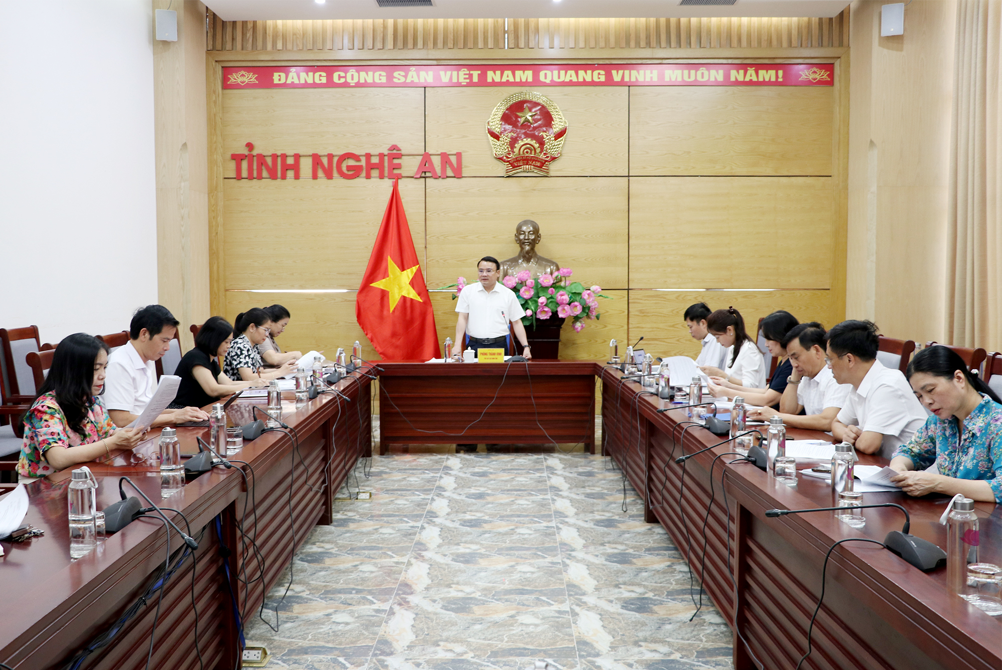 Anh-tin-bai